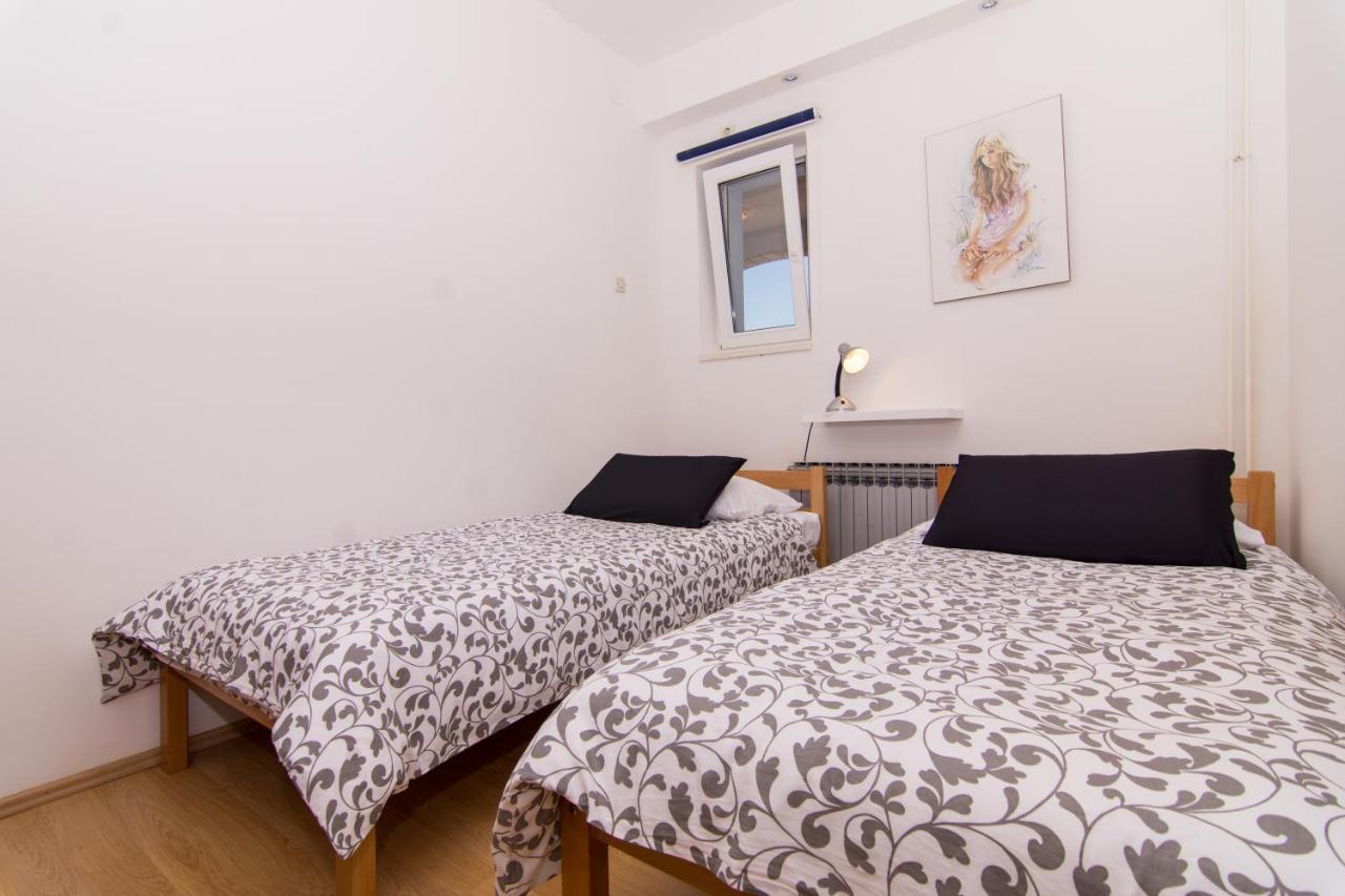 Apartmani Mlacic Donji Okrug  エクステリア 写真