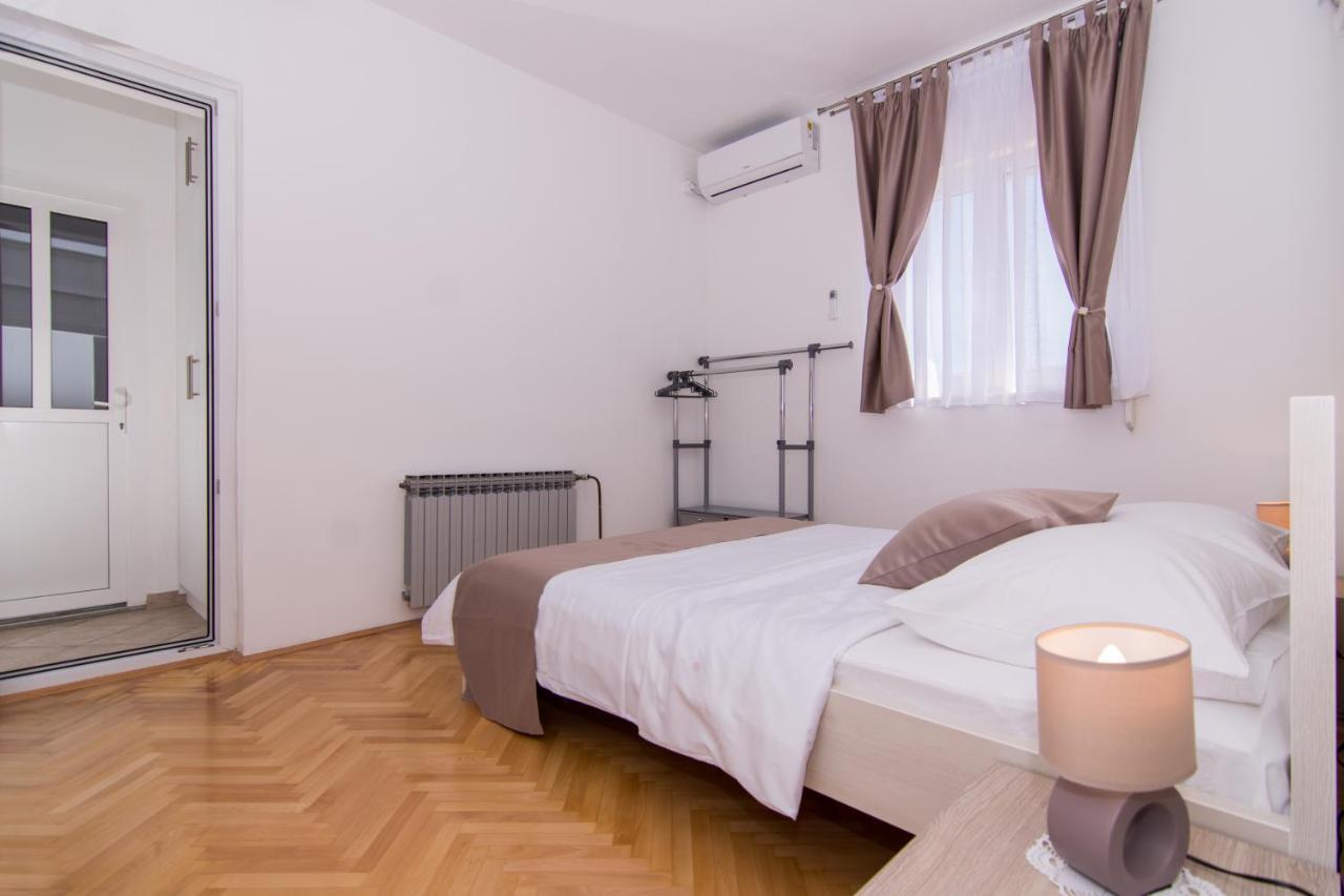 Apartmani Mlacic Donji Okrug  エクステリア 写真